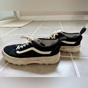 Vans Black & White Adult Low-Top Sneakers (size man 9 and woman 10.5)